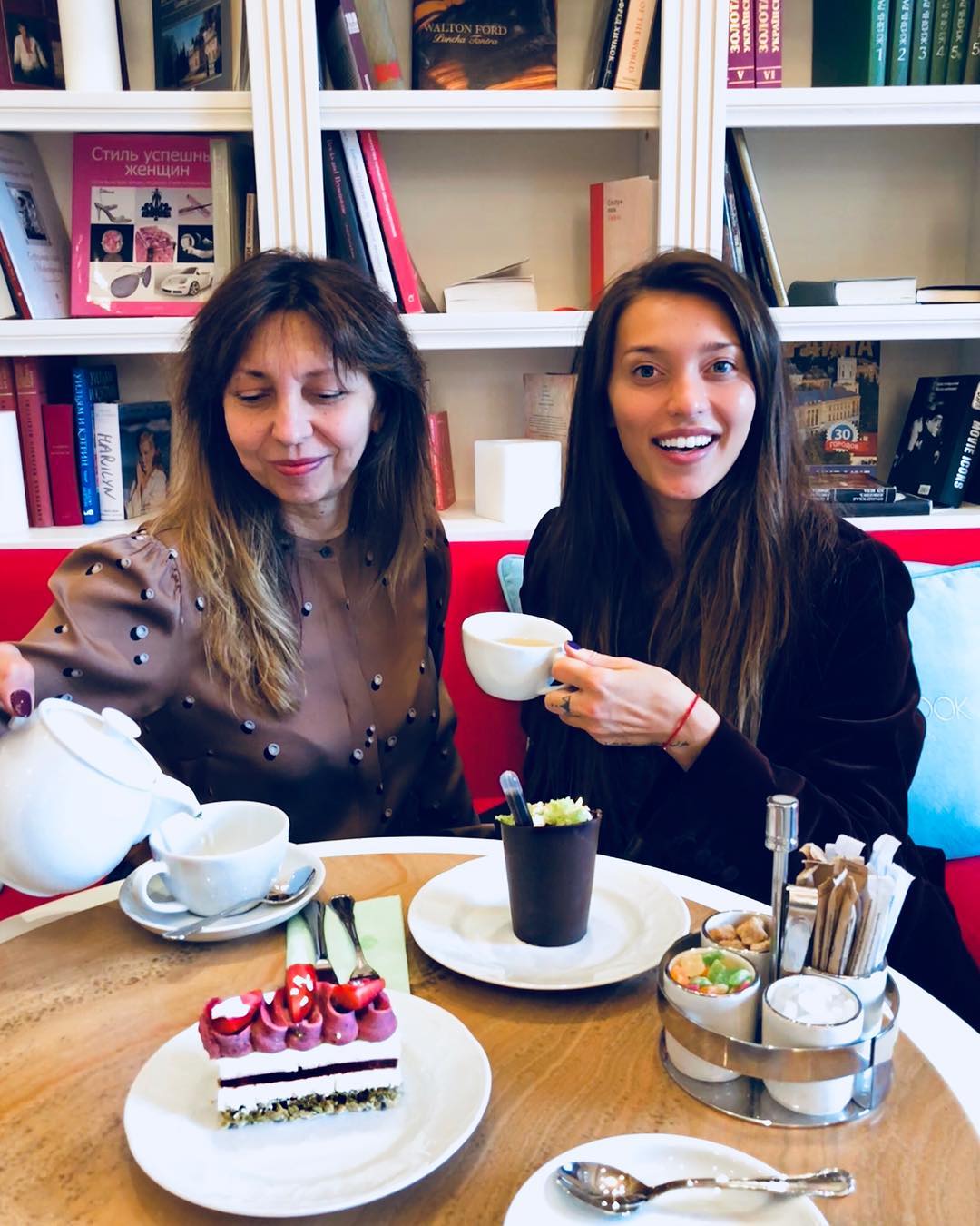 Регина Тодоренко с мамой Ириной