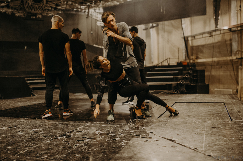 Ани Лорак похвасталась танцевальными навыками (соблазнительные фото)