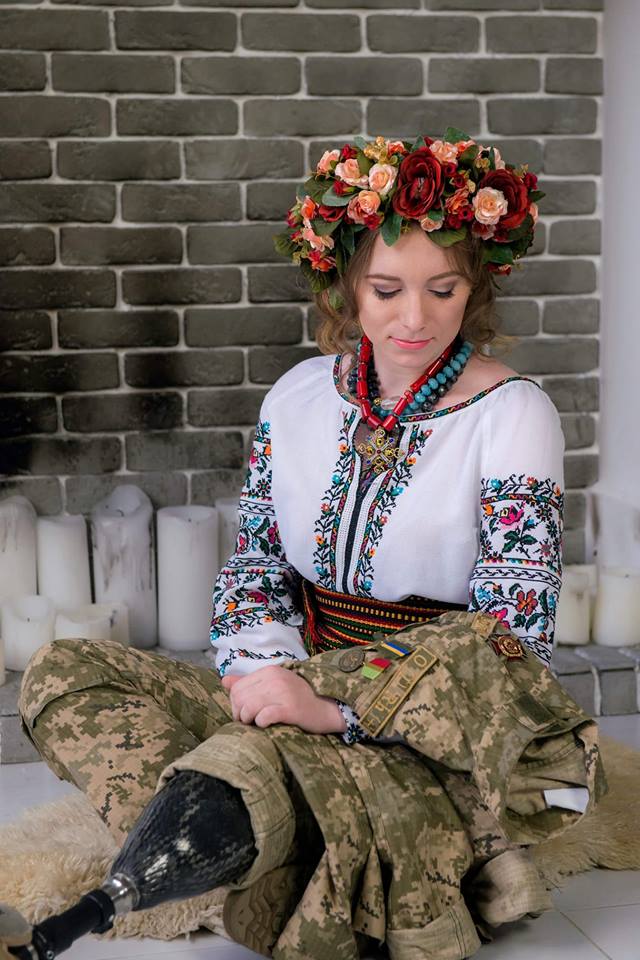 "Безмежно вдячна": дівчина-боєць АТО втратила ногу в АТО і продовжила службу в ЗСУ