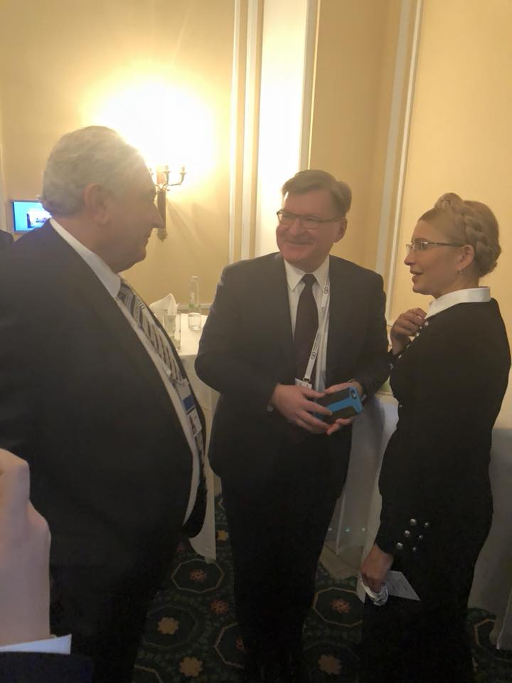 У Мюнхені Тимошенко помітили в компанії посла Росії в Німеччині (фото)