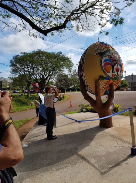 В Аргентине установили огромную украинскую писанку (фото)