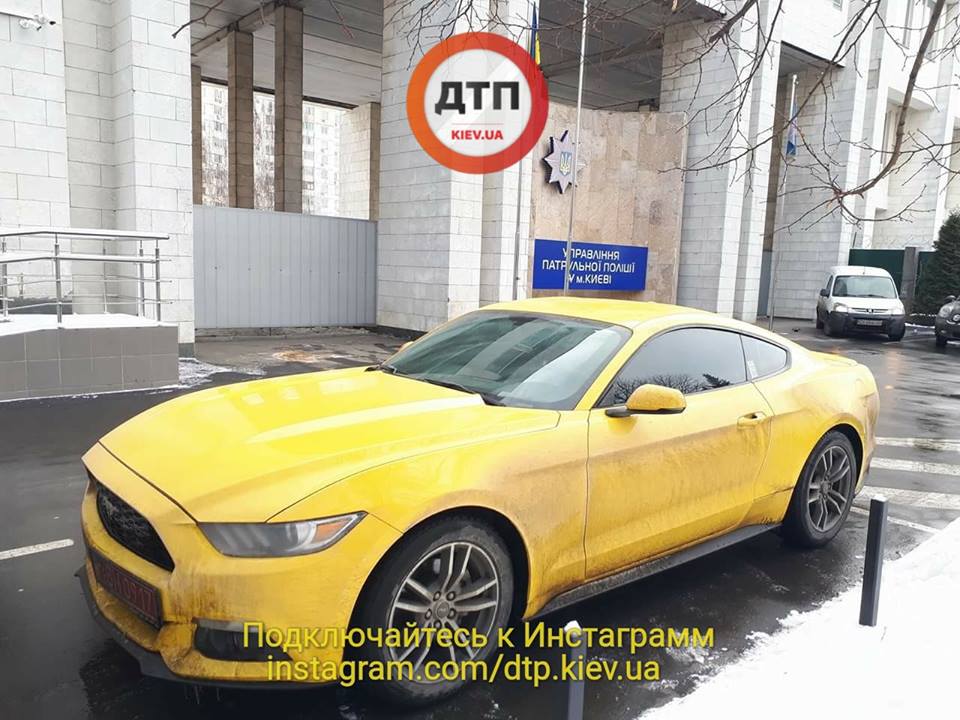 В Киеве "герой парковки" ехал за правами, а получил штраф