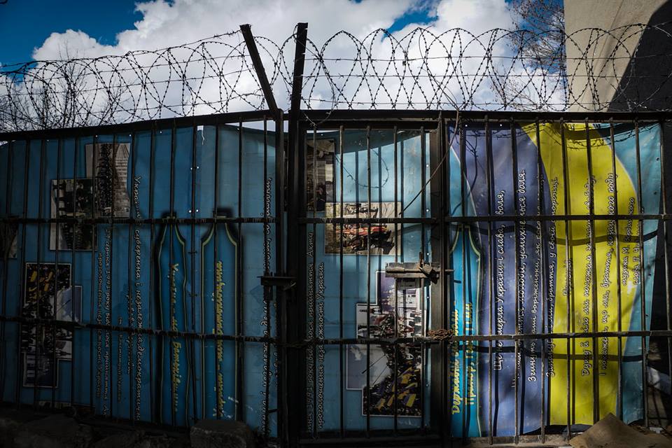 За колючим дротом: в мережі показали моторошне фото Криму