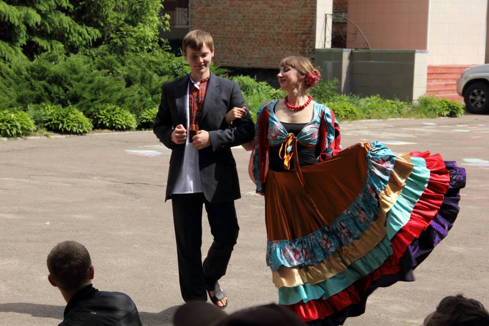 Столичные волонтеры устраивают спектакли для воспитанников интернатов и детских домов