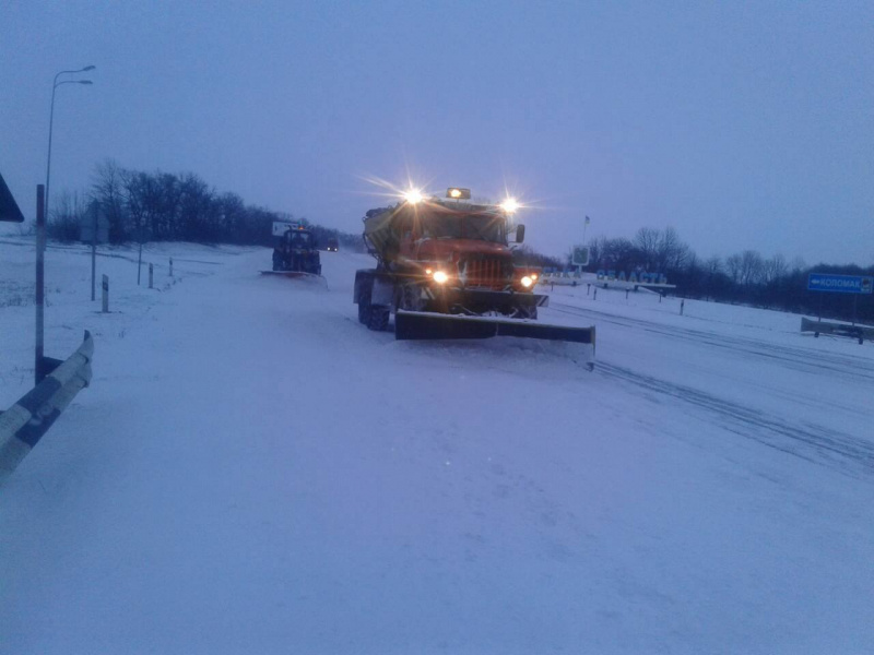 Снігопади в Україні: негоду в Харківській області продемонстрували одним фото