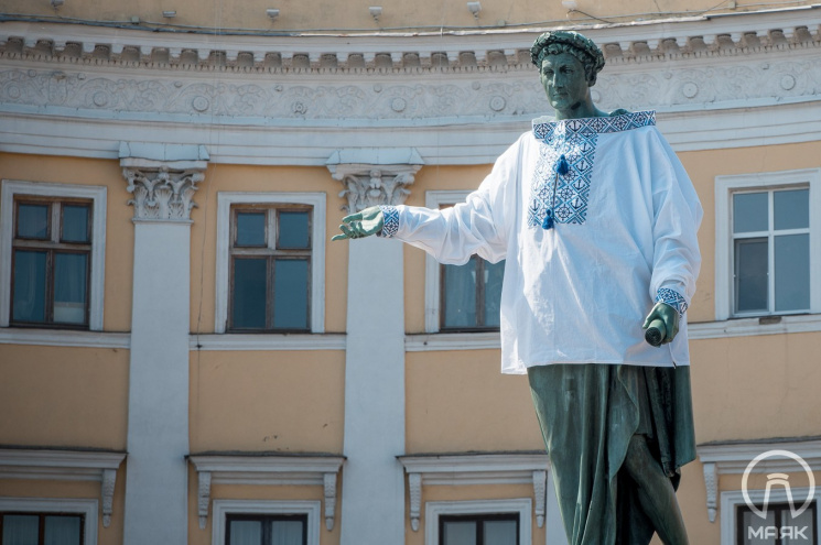 Памятник дюку в одессе фото