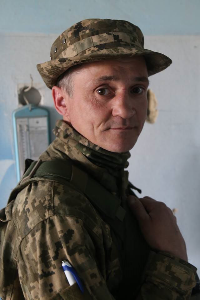 "Он сознательно шел на жертву": в Харькове похоронили снайпера батальона "Айдар" (фото)