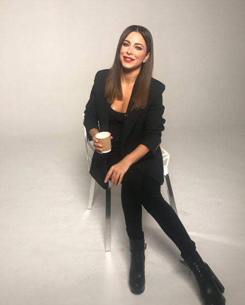 Ани Лорак похвасталась российской наградой и готовит документальный фильм