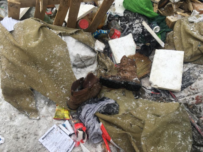 "Свалка": журналист показал, во что превратили площадь возле Верховной Рады