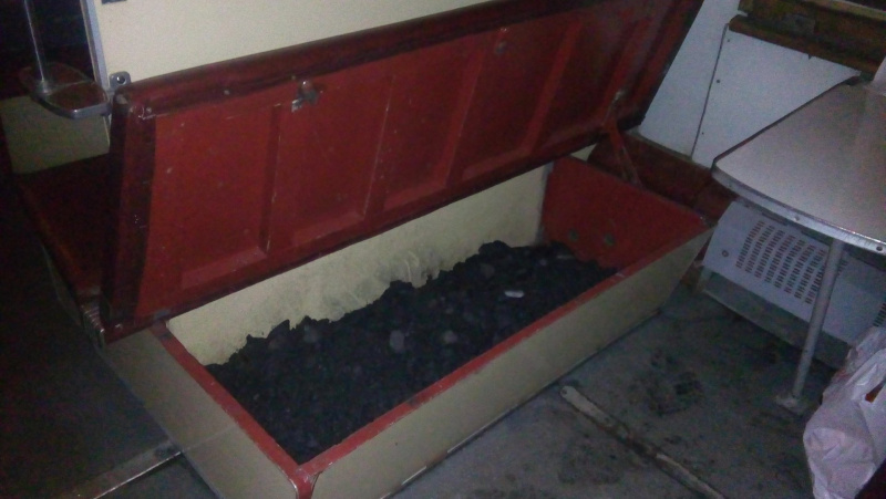 "Безцінне вугілля Донбасу": в мережі висміяли умови в поїзді "Укрзалізниці"