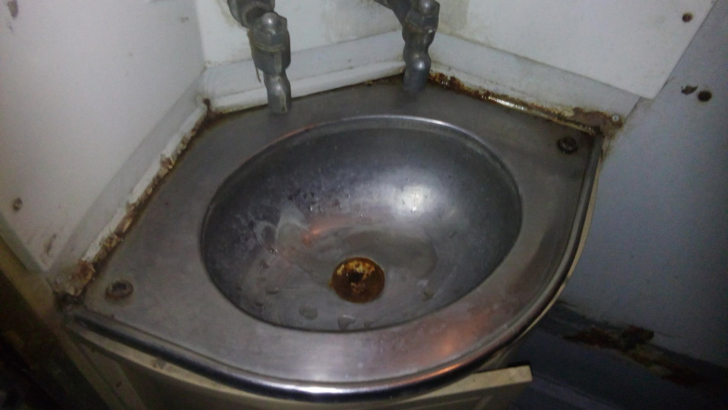 "Безцінне вугілля Донбасу": в мережі висміяли умови в поїзді "Укрзалізниці"