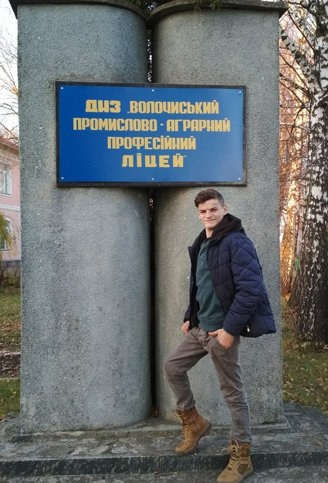 В Тернопільській області сироту забрали в прийомну сім'ю, а потім вигнали з дому