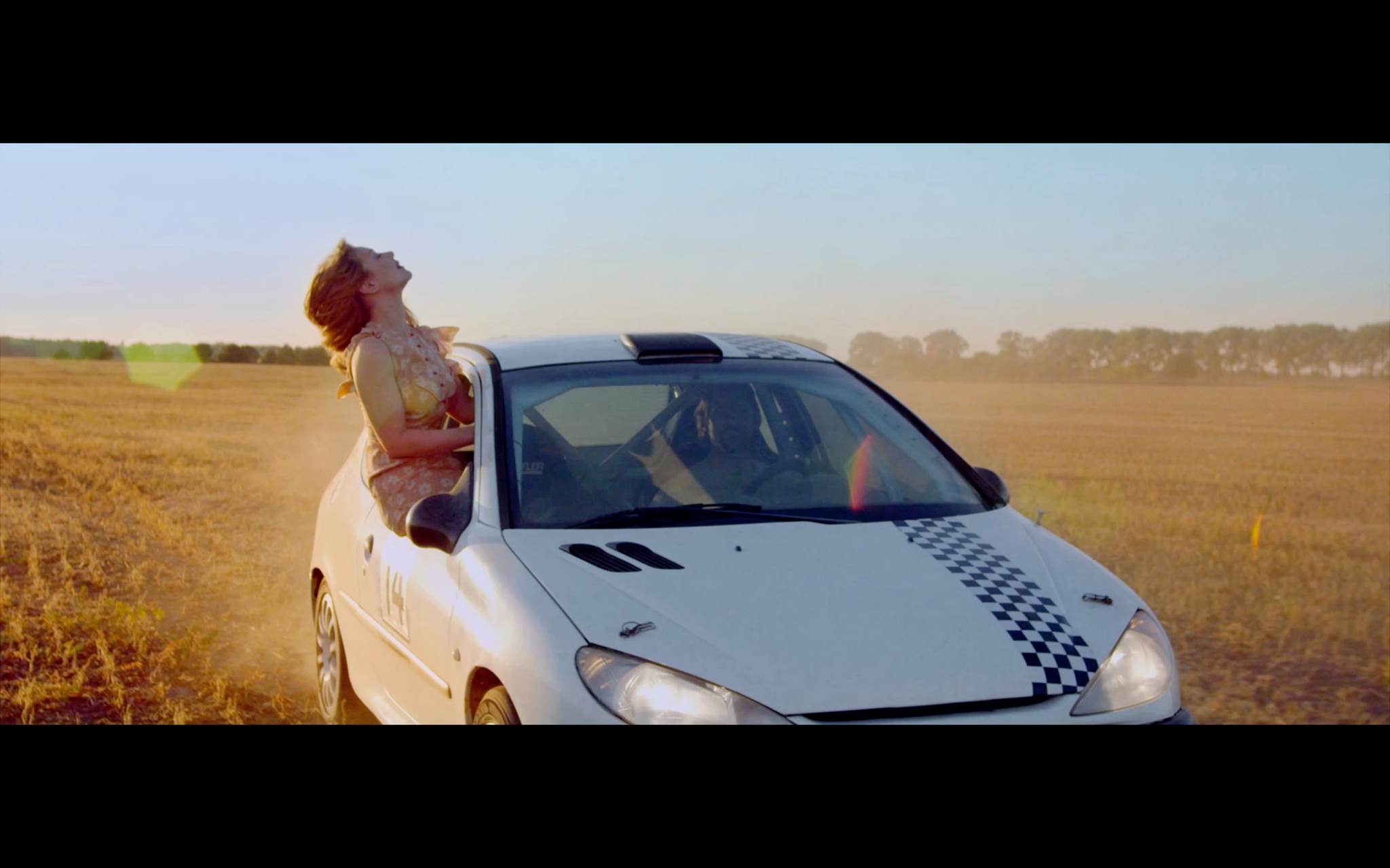 Тайная любовь и автогонки: Тина Кароль выпустила эмоциональный клип на песню &quot;Все во мне&quot;