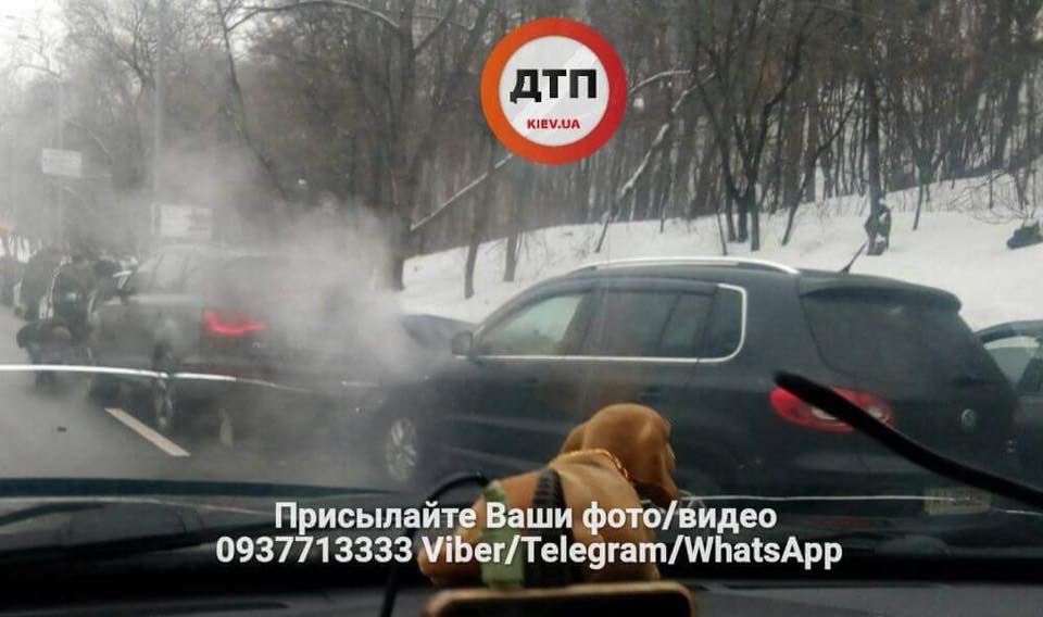 Масове ДТП в Києві: з'явилися моторошні фото