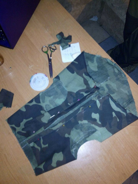 "Окопна" творчість бійця з Дніпропетровщини: вірші та "платтячко" для такси (фото)