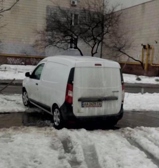 В Киеве мужчина пытался похитить школьницу