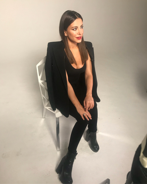 Ани Лорак похвасталась российской наградой и готовит документальный фильм