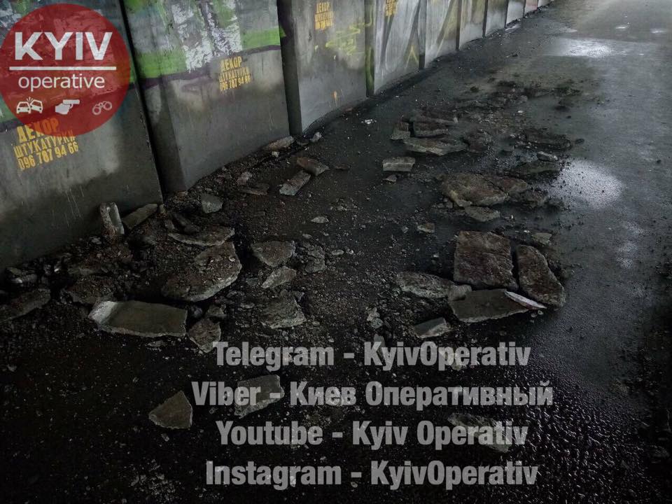 &quot;Облицовка летит&quot;: в сети показали фото &quot;уставшего&quot; путепровода в Киеве