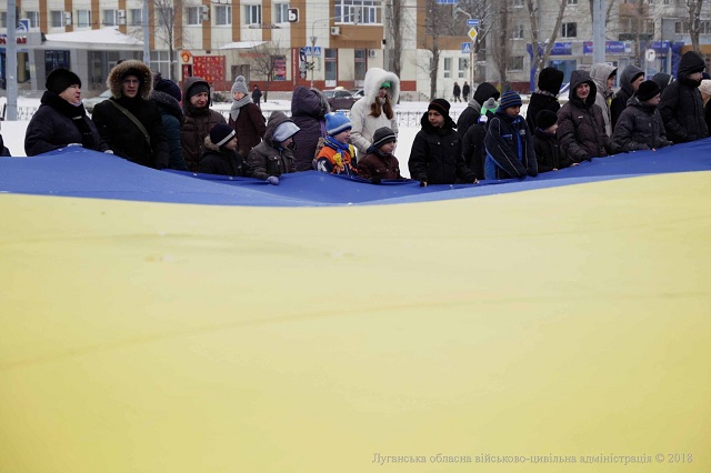 "Луганщина едина, Крым - это Украина": в Северодонецке прошла акция против выборов президента РФ на оккупированных территориях