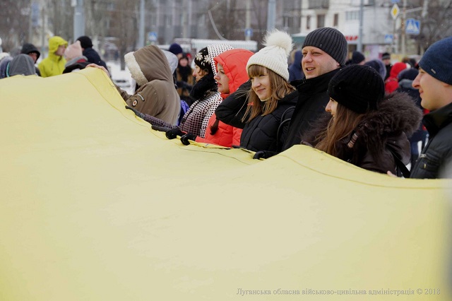 "Луганщина едина, Крым - это Украина": в Северодонецке прошла акция против выборов президента РФ на оккупированных территориях