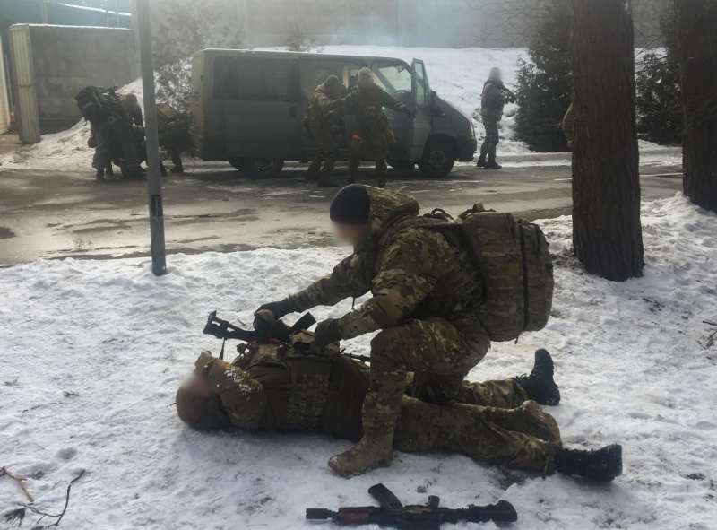 "Защититься и спасти": что делать при нападении, как оказать первую помощь и справиться со стрессом