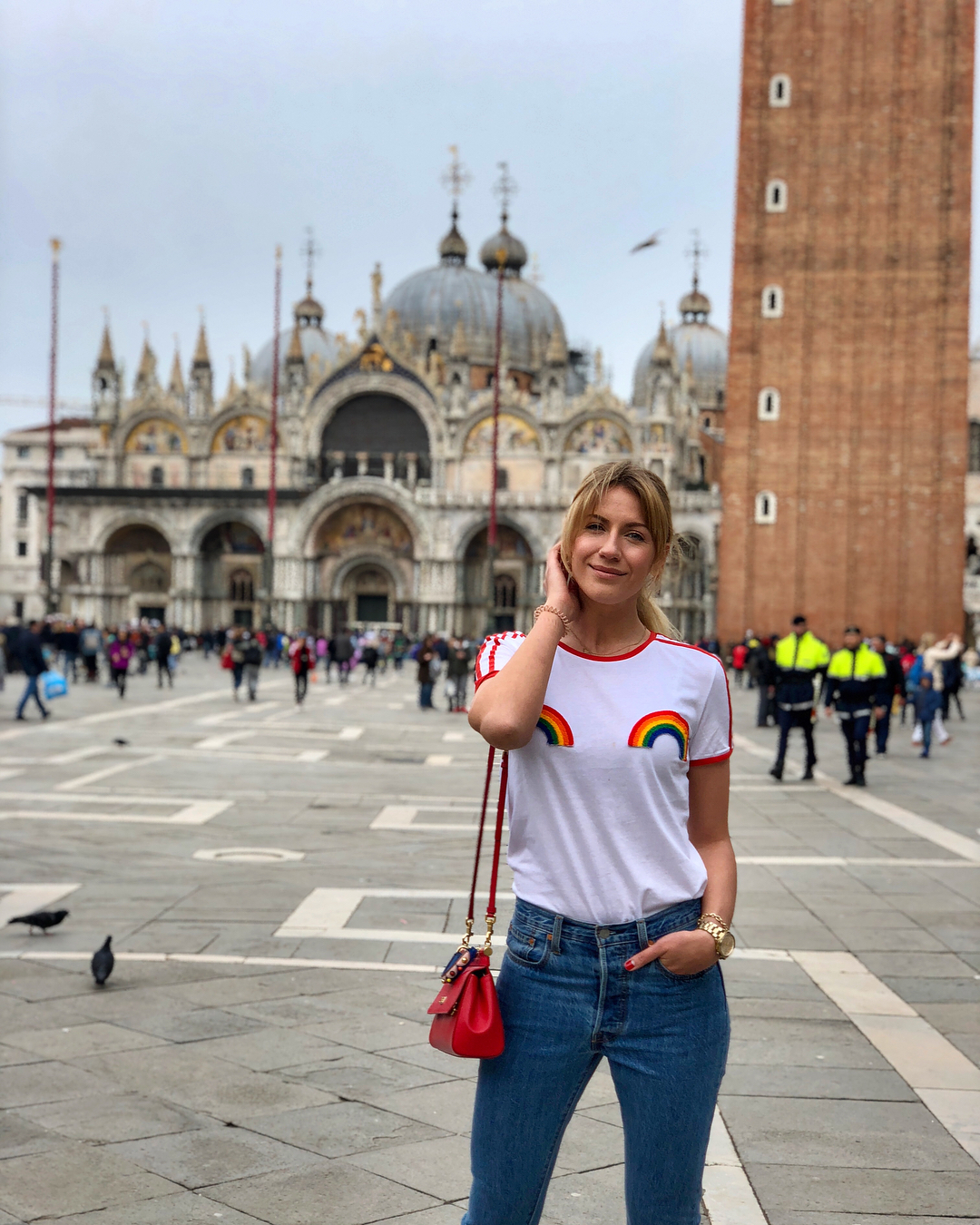 Суперник "сусіда": Леся Нікітюк в Італії вирішила познайомитися з графом (фото)