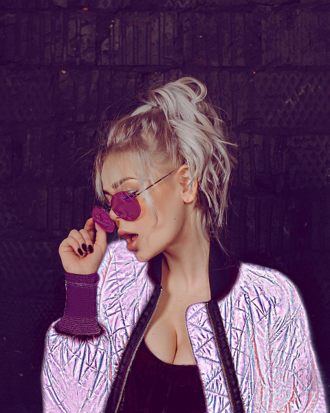 "Хочу я баса вже рік": Аліна Гросу оголилася на честь свята (фото)