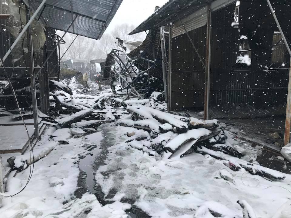У мережі показали, як виглядає ринок у Чернівцях після жахливої пожежі (фото)