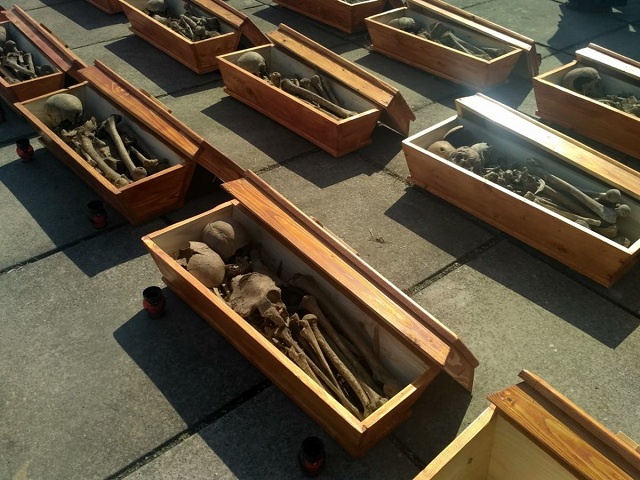 В Ивано-Франковске перепохоронили кости 134 жертв коммунистического террора