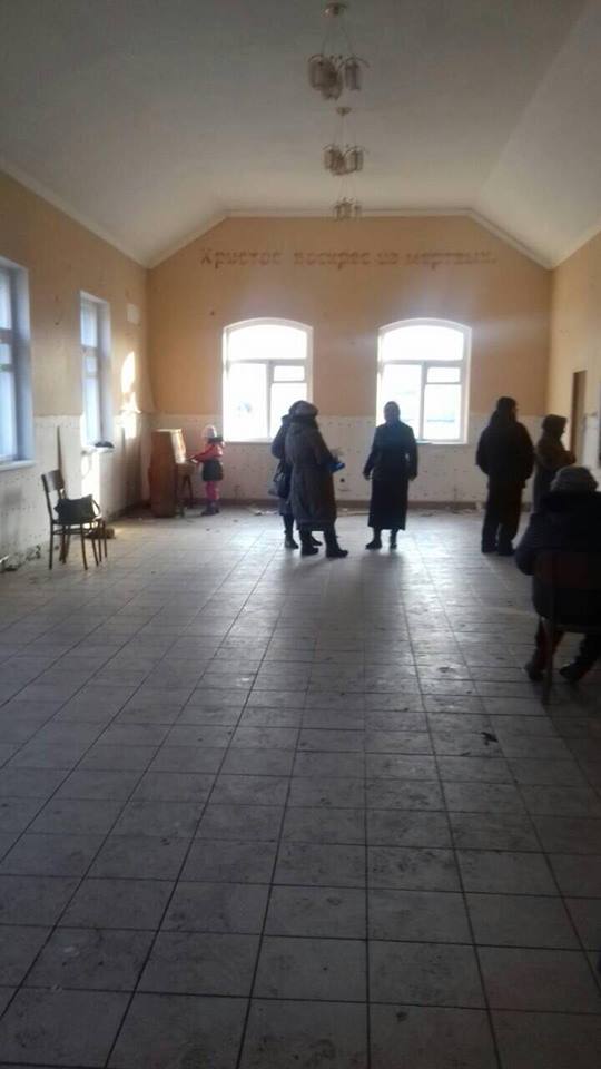 "Вынесли все": в Луганской области боевики разграбили Дом молитвы