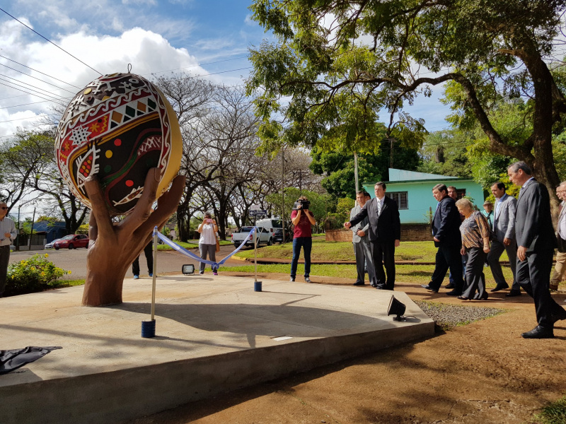 В Аргентине установили огромную украинскую писанку (фото)