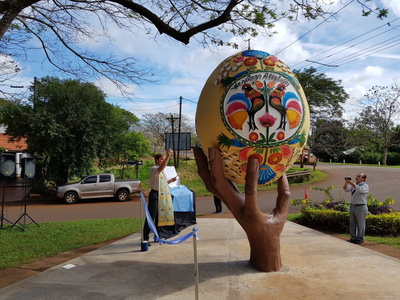 В Аргентине установили огромную украинскую писанку (фото)