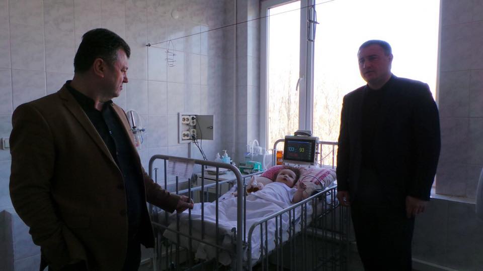 Стало відомо про стан здоров'я дитини, яку мати скинула з мосту в річку