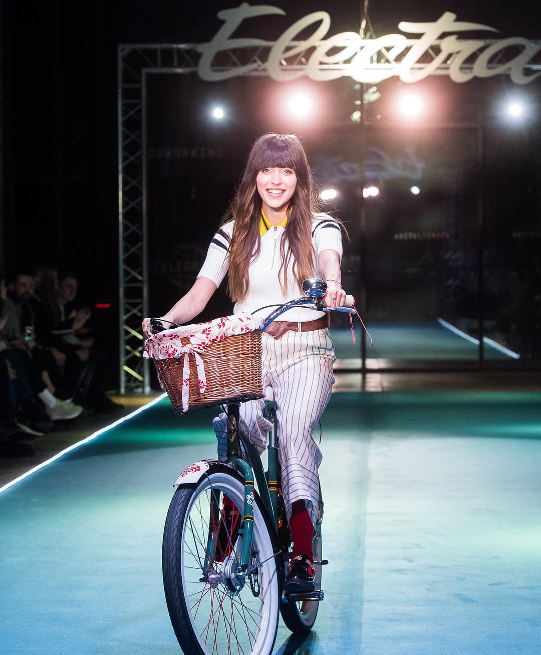 "Надеюсь, это парик": новая прическа Регины Тодоренко разочаровала поклонников