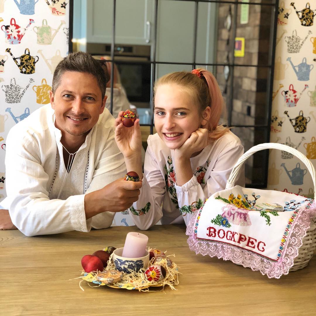 Фото: (instagram.com/pedanos) Зірки в соцмережах привітали українців з Великоднем (фото)