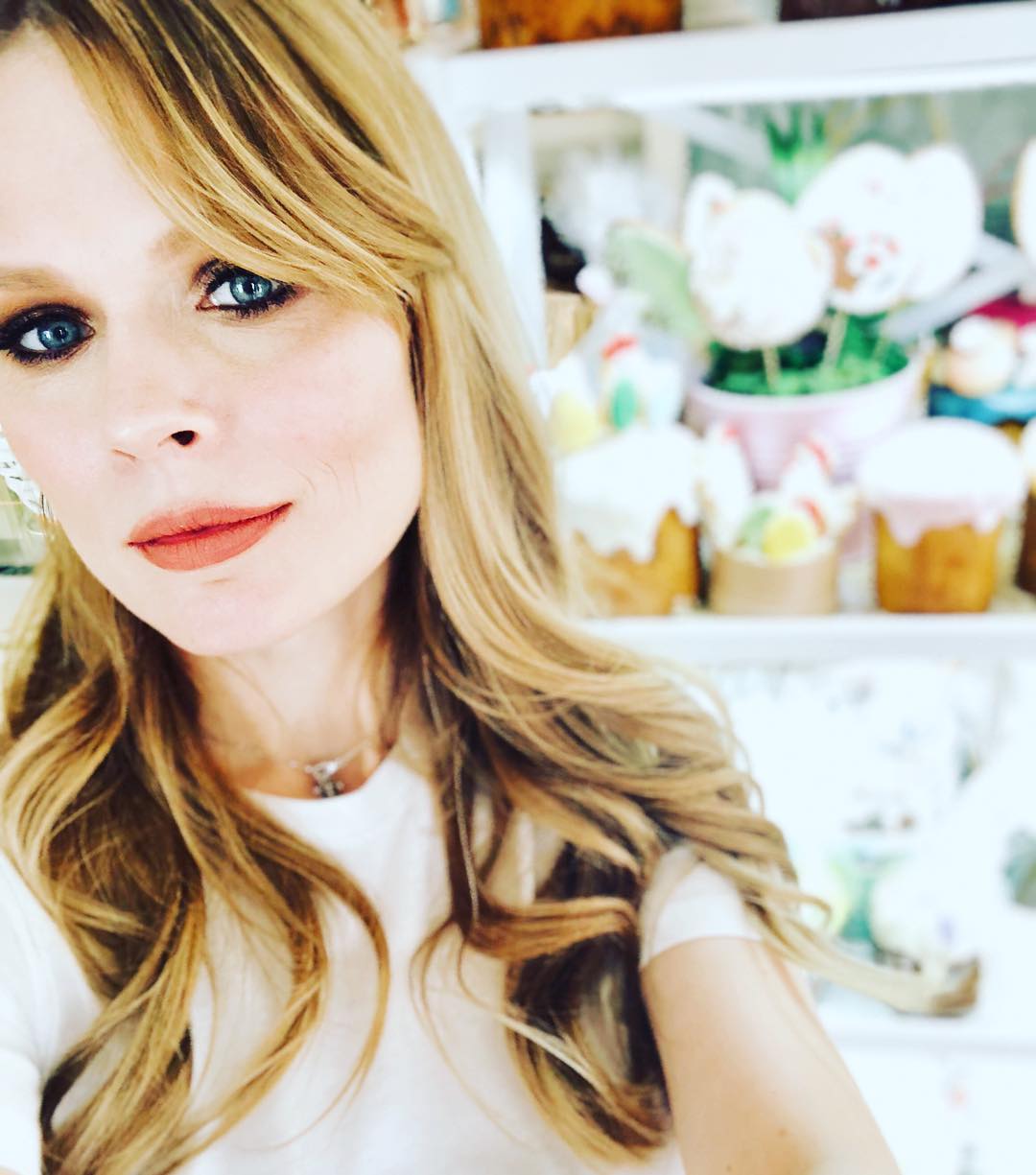 Зірки в соцмережах привітали українців з Великоднем (фото)