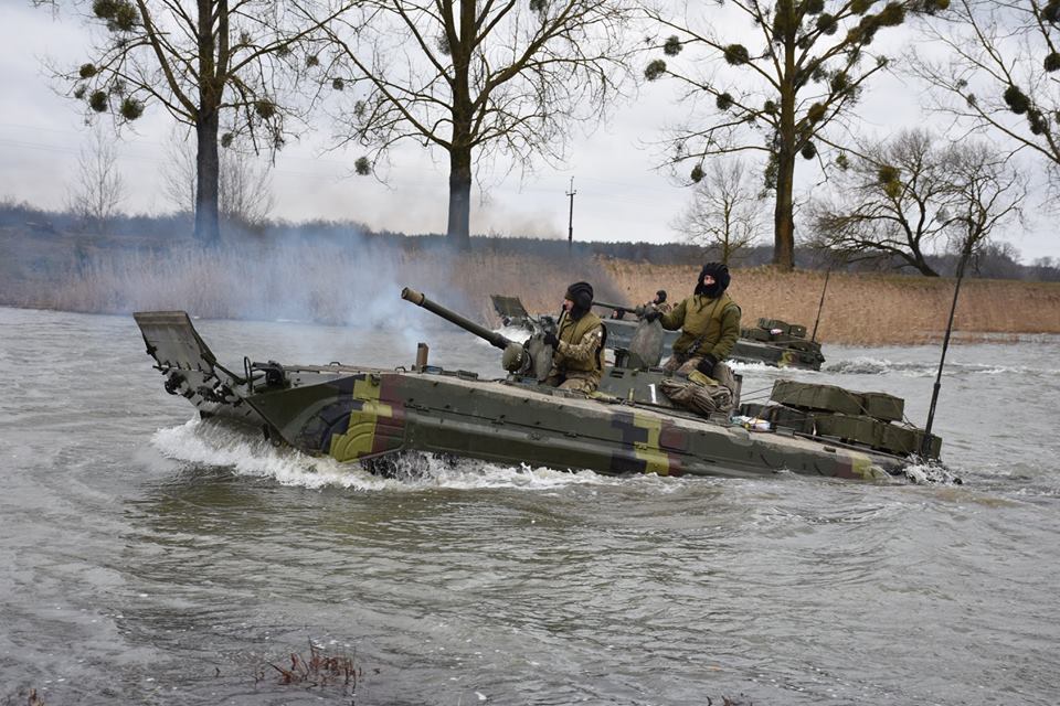 "Ворог буде знищений": в мережі показали видовищні навчання українських танкістів