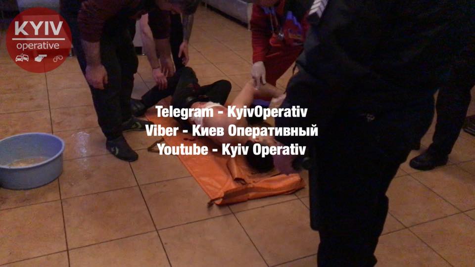 У Києві на Виноградарі сталася бійка з поножовщиною (фото, відео)