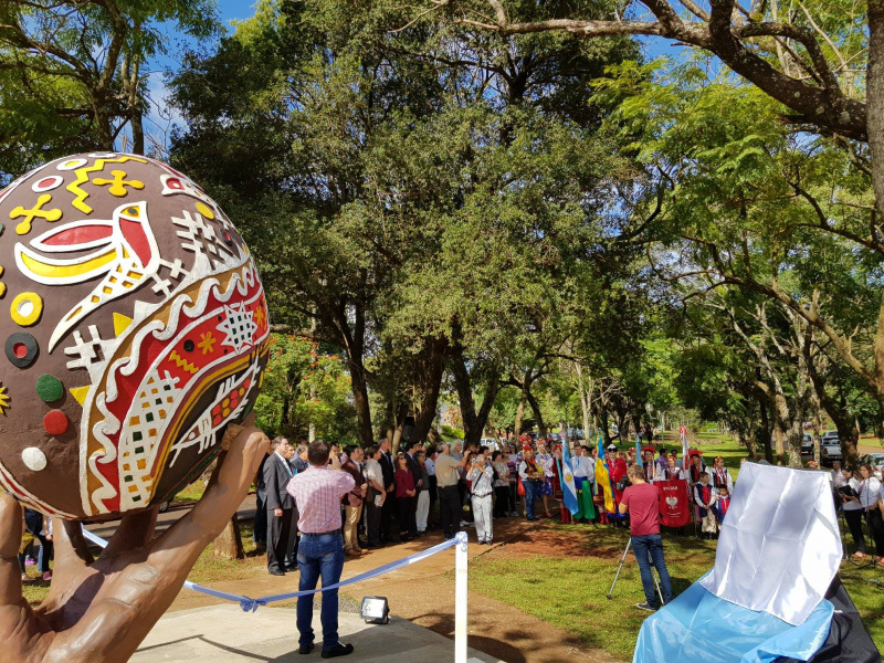 В Аргентине установили огромную украинскую писанку (фото)
