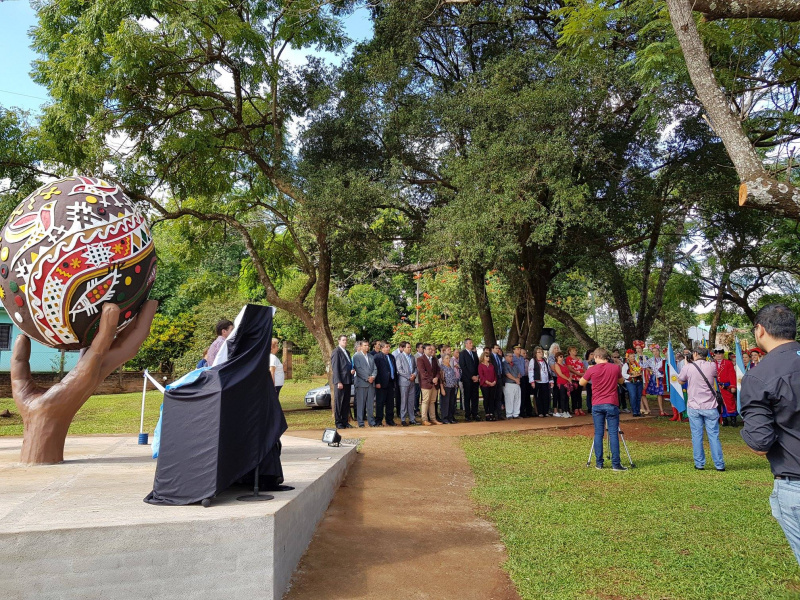 В Аргентине установили огромную украинскую писанку (фото)