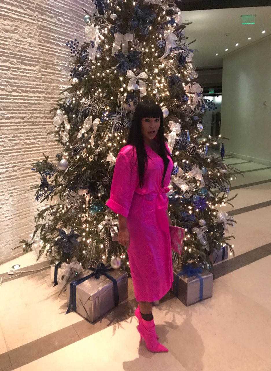 Без оливье, &quot;шубы&quot; и пышного застолья: как Ассия Ахат встретила Новый год в США