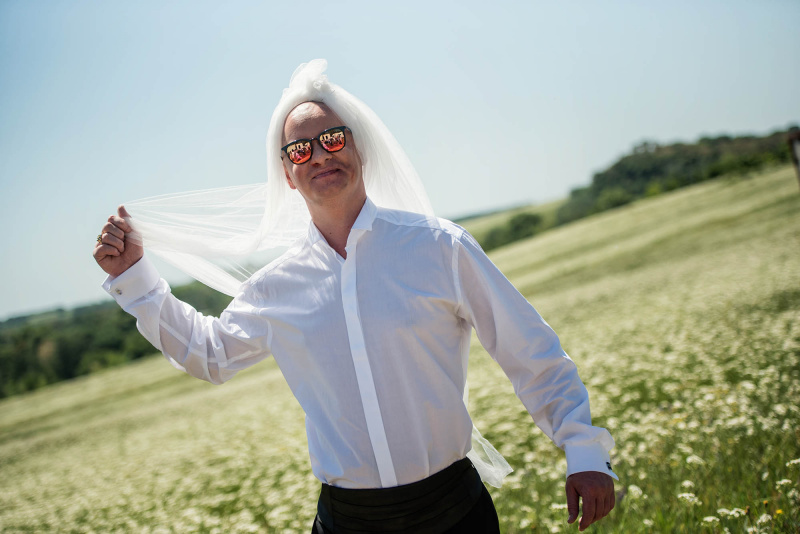 Зеленский получил с десяток пощечин от Дорофеевой: появился тизер фильма (видео)