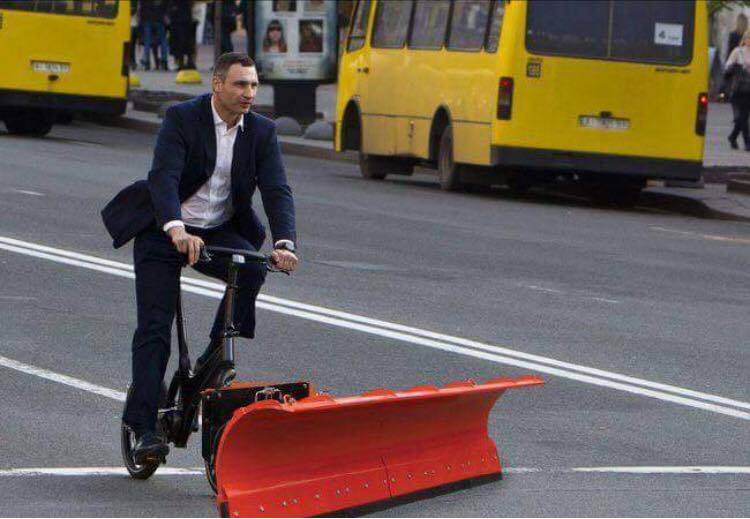 Снегопад в Украине: в сети с юмором обсуждают ноябрьский снег