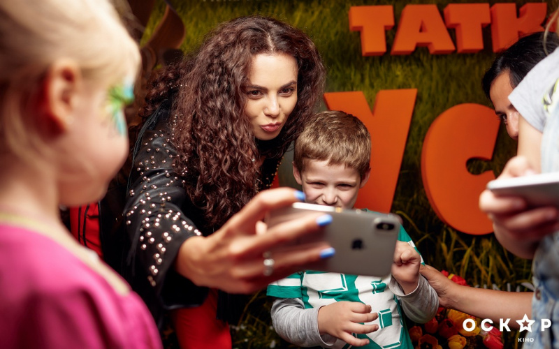 Премьера "Татко Гусак": Настя Каменских и другие звезды посетили показ мультфильма (фото)