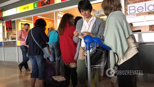 В киевском аэропорту застряли туристы с детьми
