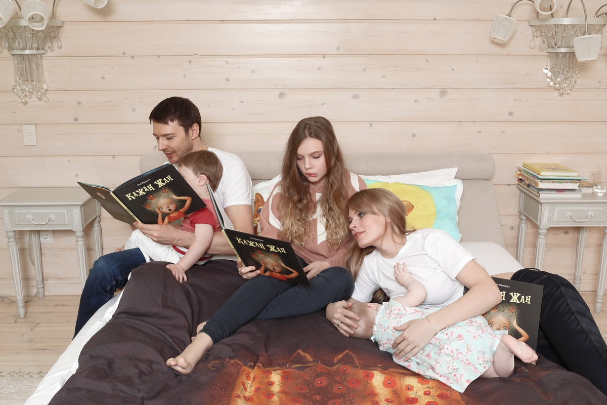 Ольга Фреймут із чоловіком і дітьми