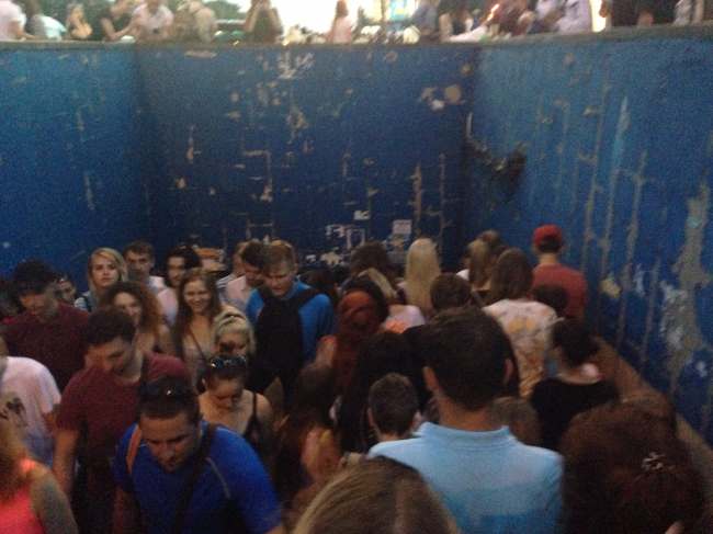 Кияни збирають підписи за прямий перехід від метро до парку на ВДНГ