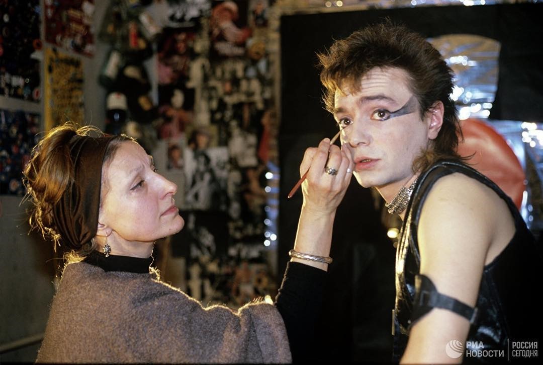 Еще один в коллекцию: Пугачева хотела закрутить роман с молодой рок-звездой