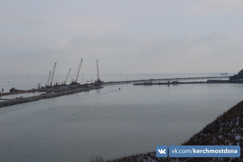 У мережі показали застій на будівництві мосту Путіна в Крим