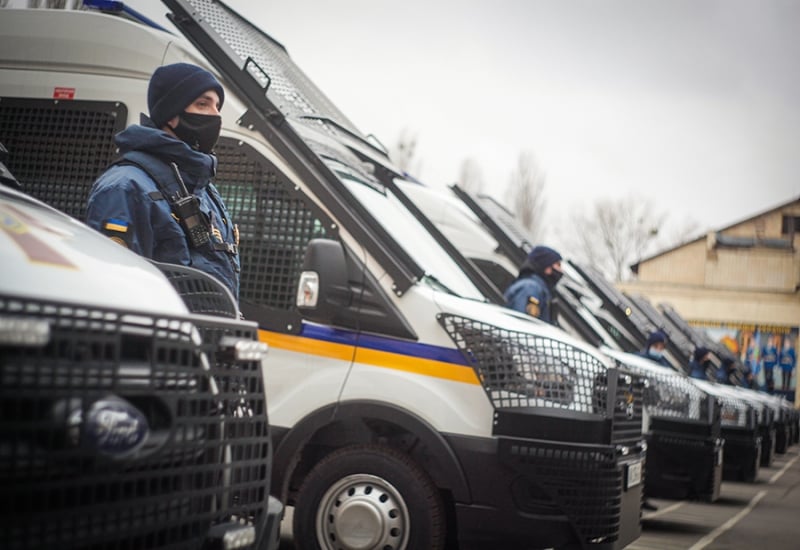 Нацгвардія почала патрулювати вулиці міст на нових спецавто: яскраві фото і відео